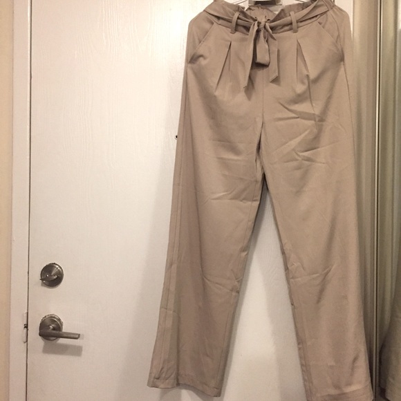 Brand new Forever 21 Trousers (beige) - Picture 7 of 7